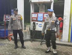 Patroli Polsek Sekaran Berikan Rasa Aman di SPBU Desa Siman