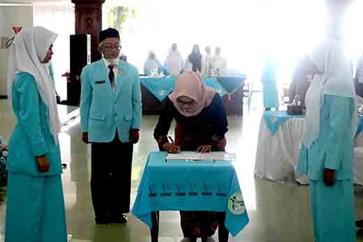 Ketua Pkk Bojonegoro, Sri Budi Cantika Yuli Wahono, Resmikan Pelantikan Himpaudi Kecamatan Bojonegoro Di Pendopo Malowopati