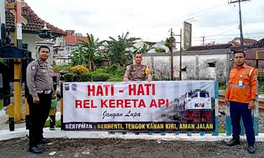 Operasi Keselamatan Semeru 2025 Polres Jember Pasang Banner