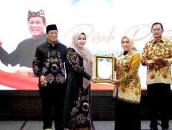 Sebelas Program Prioritas Tuntas, Bupati Lamongan Beri Penghargaan pada Abdul Rouf