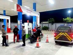 Patroli Dialogis Berikan Himbauan Kamtibmas Kepada Karyawan SPBU