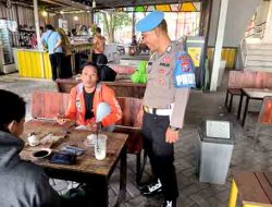 Polsek Laren Gelar Patroli Dialogis di Cafe untuk Antisipasi Maraknya Curanmor