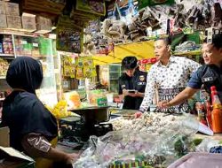 Polisi Bersama TPID Kabupaten Bojonegoro Sidak Pasar Tradisoinal Jelang Ramadhan