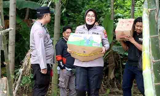 Polres Probolinggo Salurkan Bantuan Untuk Warga Yang Rumahnya Rusak 2