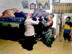 Sinergitas Polisi dan TNI Evakuasi Warga Terdampak Banjir di Kota Mojokerto