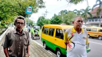 Sopir Angkota Gratis Pelajar Keluhkan Belum Terima Honor