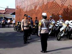 Tingkatkan Disiplin Berlalu Lintas, Kapolres Ngawi Pimpin Gelar Pasukan Ops Keselamatan Semeru 2025