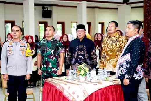 Wakapolres Lamongan Hadiri Acara Pisah Pamit Wakil Bupati Lamongan Drs. Kh Abdul Rouf, M.ag