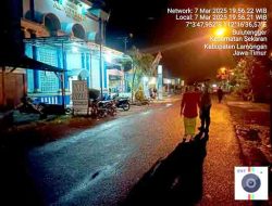 Beri Rasa Aman Saat Sholat Tarawih, Polsek Sekaran Laksanakan Pengamanan