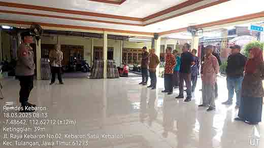 Bhabinkamtibmas desa kebaron perkuat sinergi dengan pemerintah desa melalui apel pagi