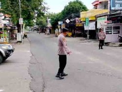 Cegah Lakalantas Polsek Laren Melakukan Giat Commander Wish Pagi di Simpang Empat Desa Laren