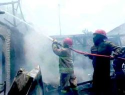 Korsleting Listrik Diduga Sebabkan Kebakaran di Babat, Lamongan