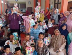 Siswa SLBN 1 Ngawi Gembira Dapat Bantuan Alat Tulis Dari Pengajian Bunda Sakinah Al Istiqomah