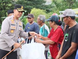 Ramadhan Berkah, Kapolres Kediri Kota Beri Bantuan Warga di TPA Sampah Pojok