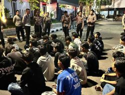 Ops Ketupat Semeru Polrestabes Surabaya Amankan Puluhan Remaja yang Bikin Onar Tutup Jalan