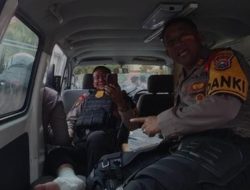 Belasan Polisi Terluka Kena Lemparan Batu dan Petasan Saat Pengamanan Demo Tolak UU TNI di Surabaya