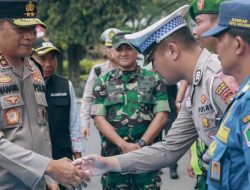 Pastikan Kenyamanan Pemudik, Kapolda Jatim Cek Posyan dan Pospam di Malang Raya