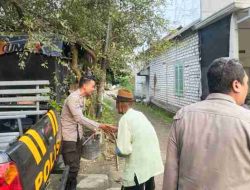 Aksi Kemanusian Polsek Laren Dengan Menjemput Kakek Yang di Terlantarkan Ojek di Jalan
