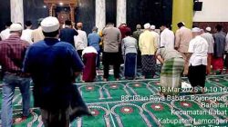 Kapolsek Babat Melaksanakan Shalat Tarawih dan Dilanjutkan Tadarus Bersama Warga