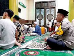 Kapolsek Babat dan Anggota Laksanakan Sholat Tarawih Berjamaah di Masjid Jami Kelurahan Babat