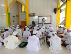 Kegiatan belajar mengajar di sekolah tinggi al bahjah, cirebon, jawa barat