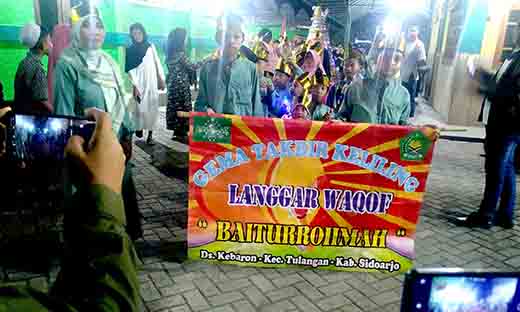Kemeriahan takbir keliling di desa kebaron sambut idul fitri 1446 h