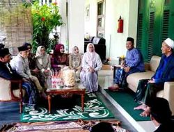 Momentum Idul Fitri: Bupati Sidoarjo Sowan ke Gus Ali Usai Sholat Id