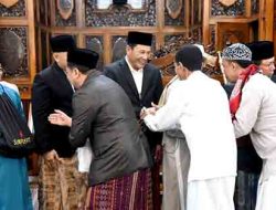 Momentum idul fitri bupati sidoarjo sowan ke gus ali usai sholat id 2