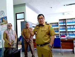 Pagi-pagi Blusukan di Kantor Bupati Takalar, Bupati Takalar Tegaskan Kedisiplinan dan Kebersihan