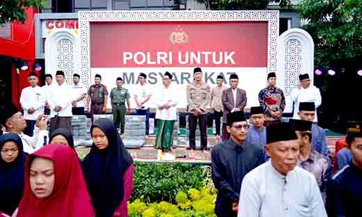 Polres ponorogo peringati nuzulul qur'an di hari ke 17 ramadan buka puasa bersama anak yatim
