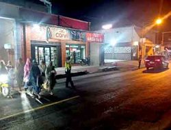 Polsek Babat Beri Pengamanan Lalulintas Saat Berangkat Sholat Tarawih