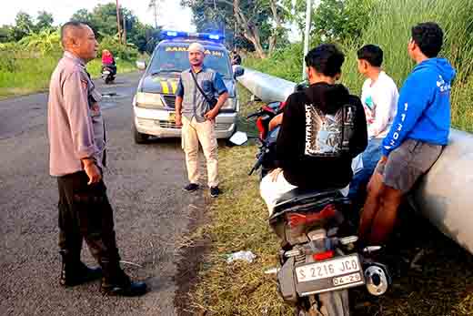 Polsek babat melaksanakan patroli dialogis beri keamanan warga saat ngabuburit