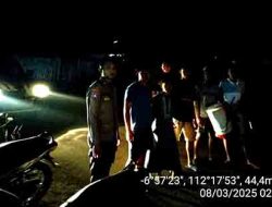 Polsek Laren Gelar Patroli Sahur di Desa Gampangsejati Warga Dihimbau Jaga Kamtibmas