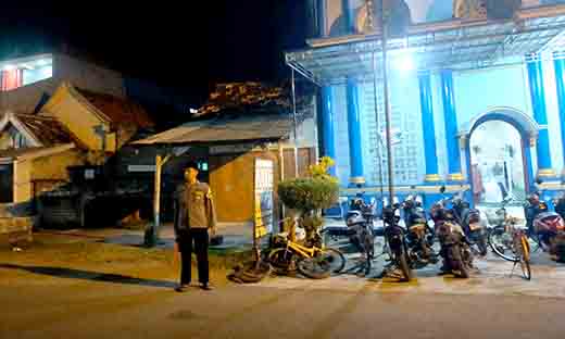 Polsek sekaran rutin bantu laksanakan pengamanan shalat tarawih di masjid al muttaqin