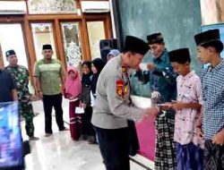 Safari Ramadan Kapolsek Sekaran Bersama Forkopimcam Berikan Santunan Anak Yatim