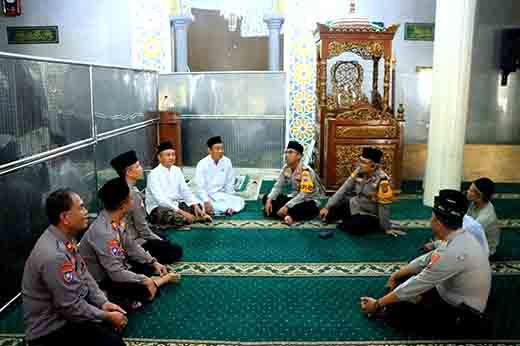 Silaturahmi di masjid an noor beran, kapolres ngawi ajak toga jaga kondusifitas di bulan ramadhan