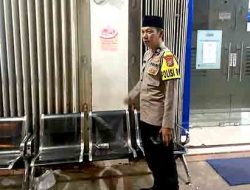 Untuk Memastikan Keamanan Pada Bulan Suci Ramadhan Anggota Polsek Laren Datangi Mesin ATM Dan Kantor Bank BRI