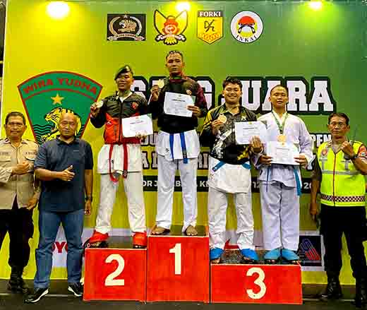 Anggota polres kediri kota raih juara 3 di kejuaraan karate kediri open piala danbrigif 16 wira yuda tahun 2025 2