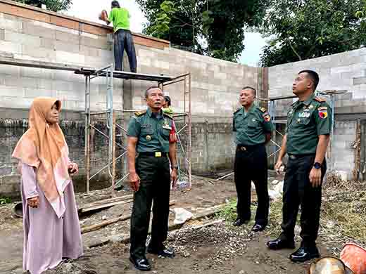 Dandim 0809kediri turun langsung mengecek progres rehab panti asuhan aisyiyah.