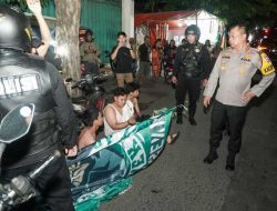Polrestabes Surabaya Amankan Belasan Remaja Konvoi Tutup Jalan Saat Malam Takbir