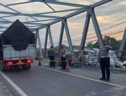 Polres Probolinggo Siagakan Personel dan Siapkan Jalur Alternatif Akibat Lubang di Jembatan Pajarakan