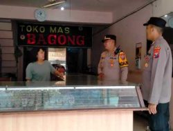 Cegah Aksi Kriminal, Kapolsek Pare Rutin Patroli Toko Emas
