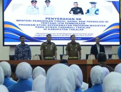 Wakil Bupati Didampingi Sekda Takalar Menyaksikan Penyerahan SK Menteri Pendidikan, Sains dan Teknologi RI Kepada Ketua Stikes Tanawali Takalar