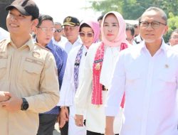 Wabup Sidoarjo Dampingi Menko Pangan Zulkifli Hasan dalam Peninjauan Musdesus dan Kunker ke Koperasi Merah Putih Tambak Rumput Laut di Desa Kupang