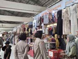 Polwan Polres Ngawi Gelar Patroli Harkamtibmas di Pasar Besar Ngawi, Wujudkan Rasa Aman bagi Masyarakat