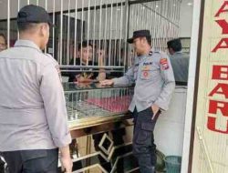 Pasca Lebaran Idul fitri, Anggota Polsek Pagu Patroli di Toko Emas 