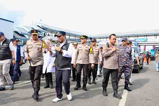 Kapolda jatim tinjau pelabuhan asdp ketapang banyuwangi pastikan arus balik lebaran lancar