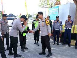 Kapolres Cek Langsung Arus Lalin di Tol Ngawi