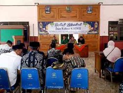 Kekompakan Pemerintah Desa Sambeng Terjalin dalam Halal Bihalal dan Rakor Kepala Desa
