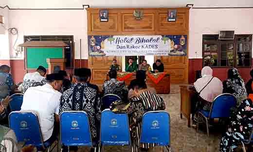 Kekompakan pemerintah desa sambeng terjalin dalam halal bihalal dan rakor kepala desa